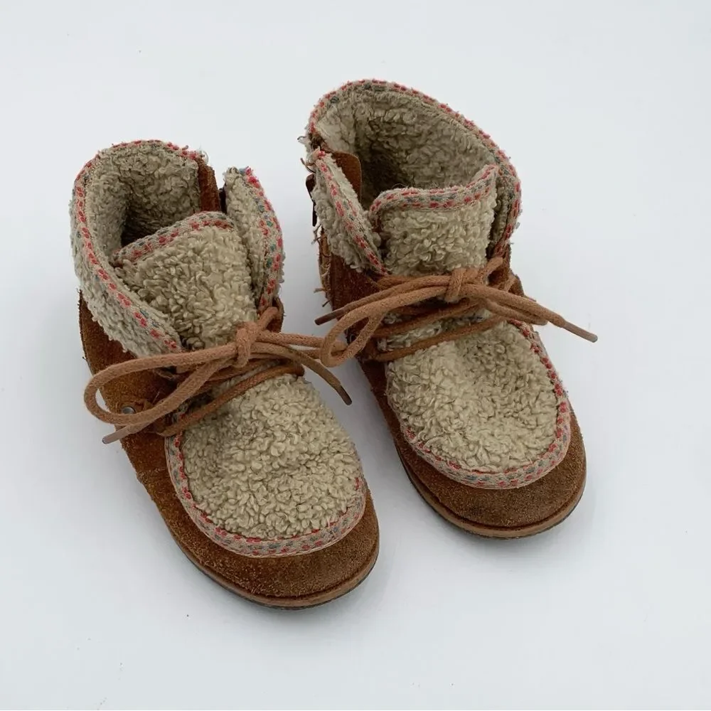 Zara Baby Tan and Cream Kids Boots fuzzy moccasin style boots size 22